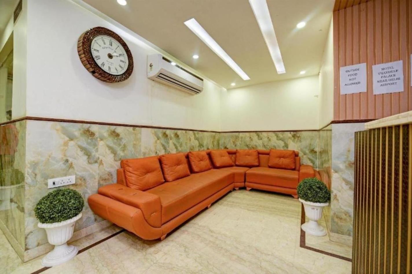 Rosewood Suites A Family Hotel Near Delhi Airport Neu-Delhi Exterior foto