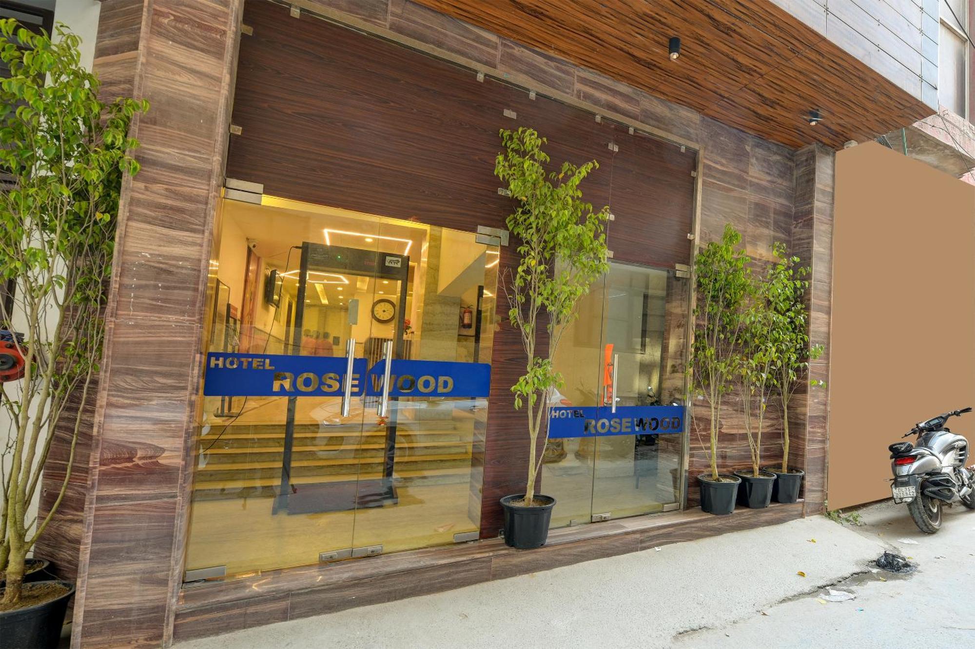 Rosewood Suites A Family Hotel Near Delhi Airport Neu-Delhi Exterior foto